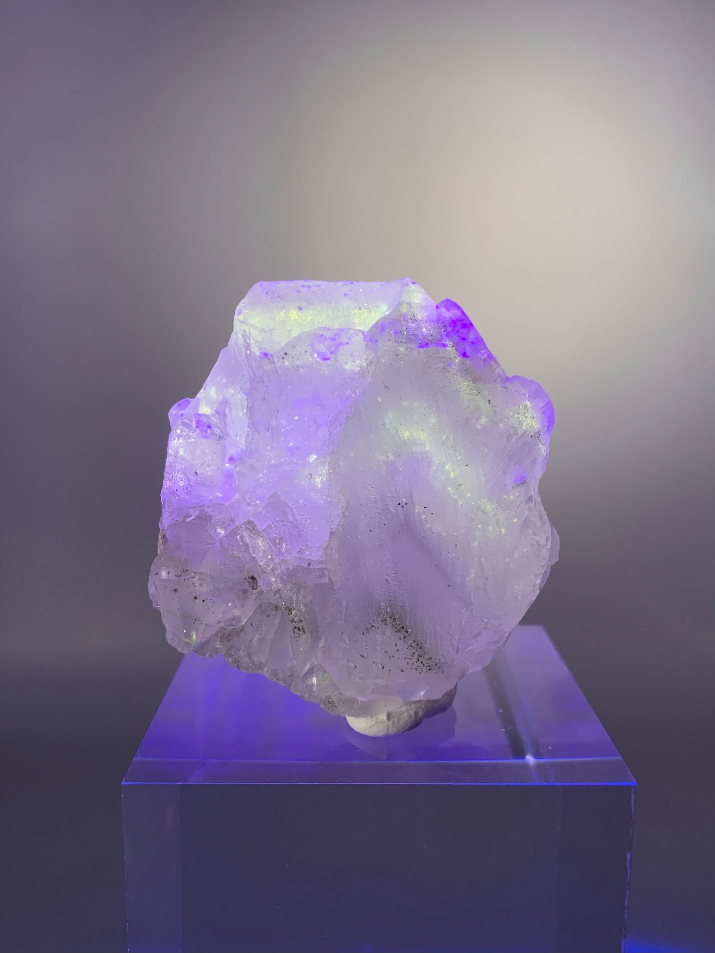 Super UV-Reactive Galaxy Fluorite