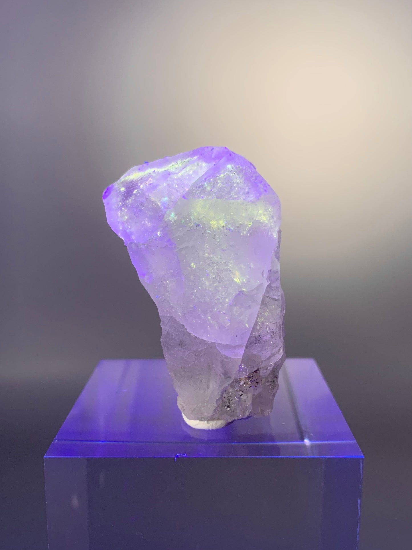 Super UV-Reactive Galaxy Fluorite