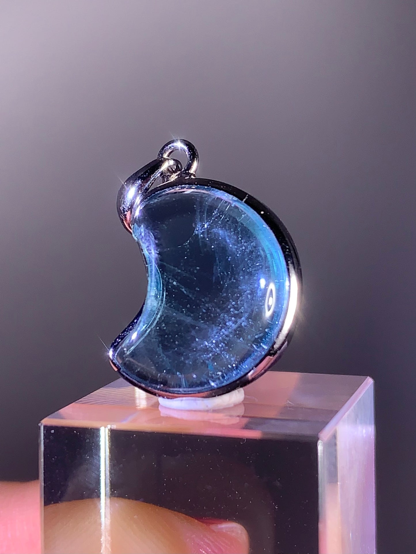 Moon Shape Topaz Pendant in S925 Sterling Silver – Brazil
