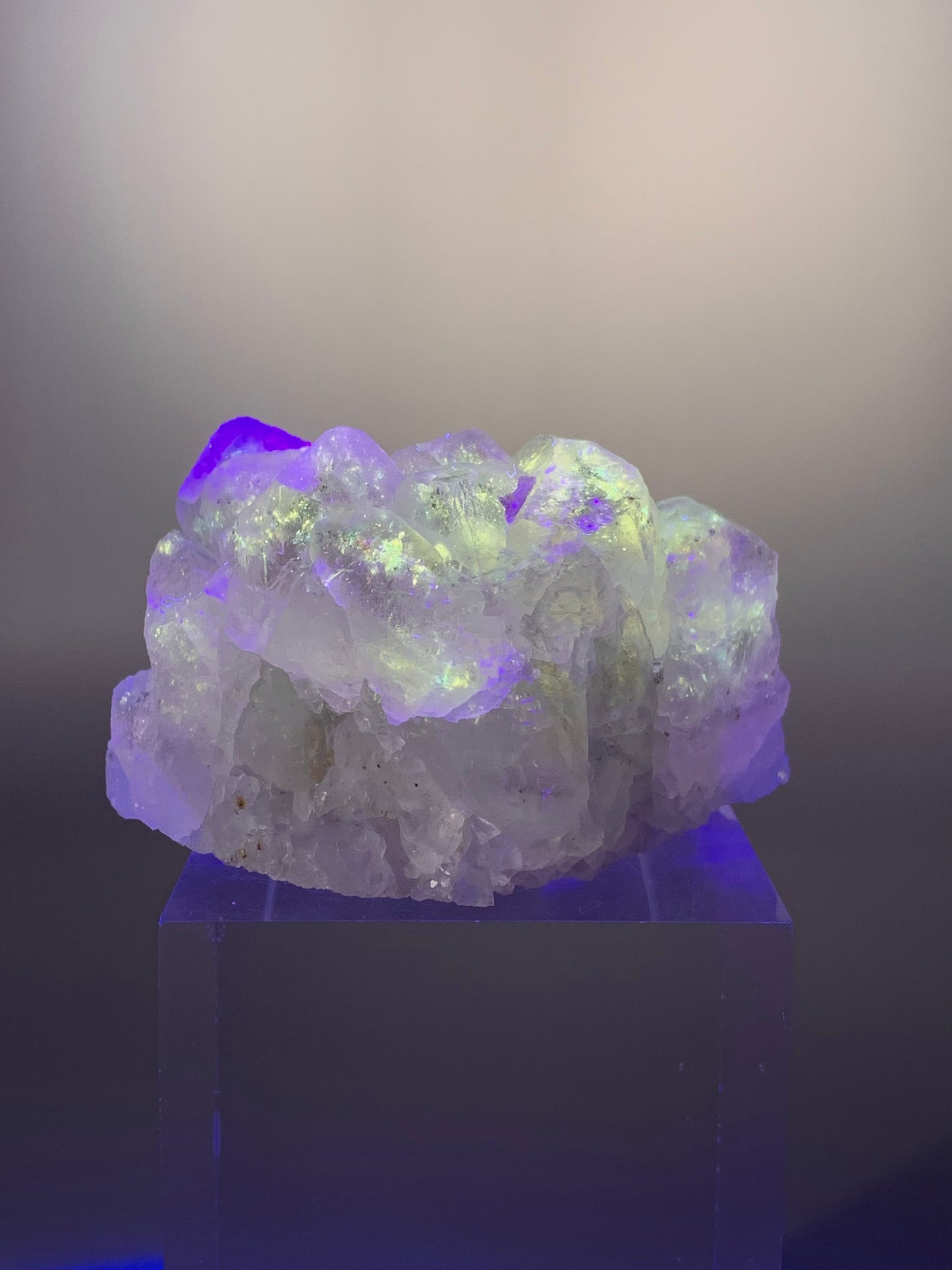 Super UV-Reactive Galaxy Fluorite