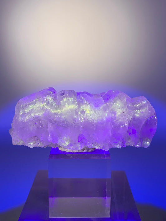 Super UV-Reactive Galaxy Fluorite