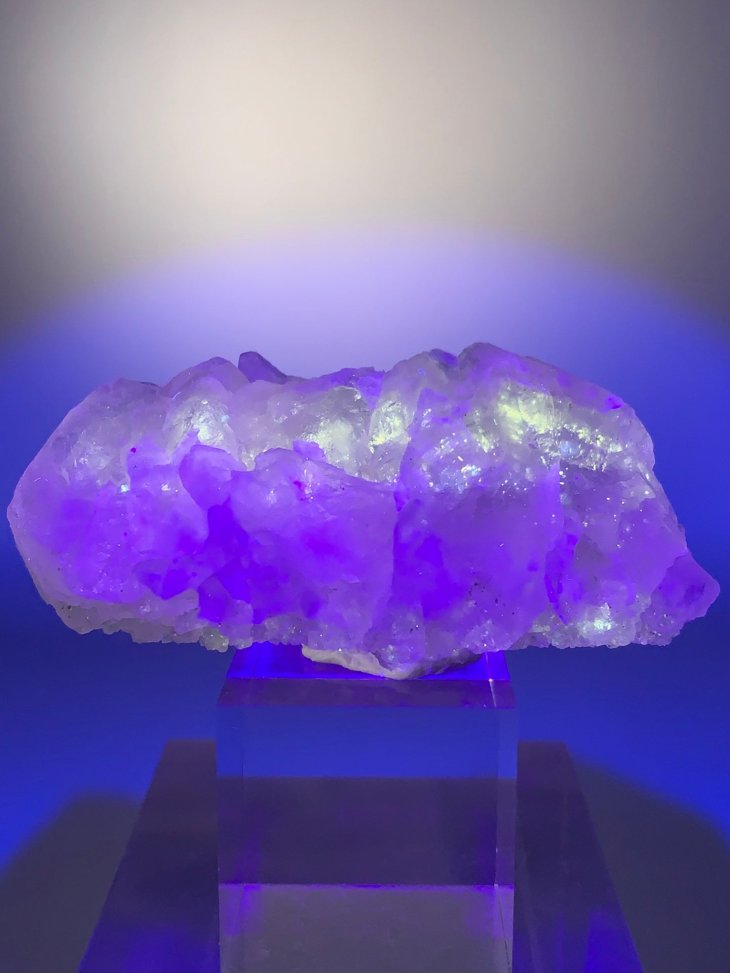 Super UV-Reactive Galaxy Fluorite