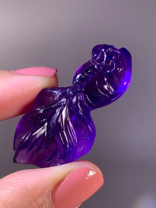 High-Quality Amethyst Goldfish Carving from Brazil