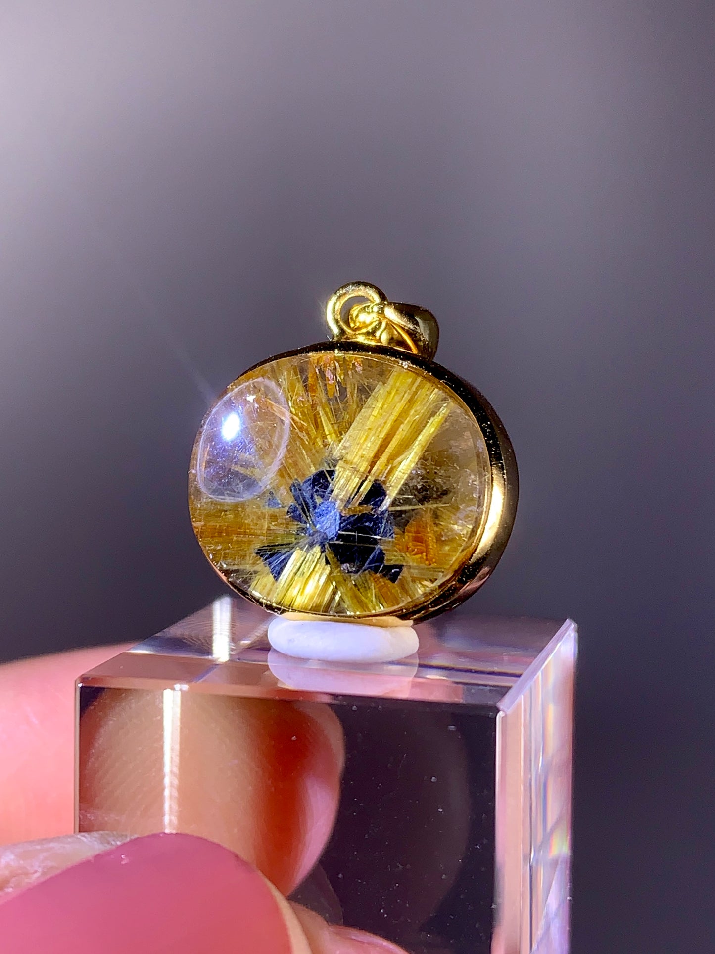 High-Grade Novo Horizonte Gold Star Rutile Pendant with S925 Gold-Plated Setting