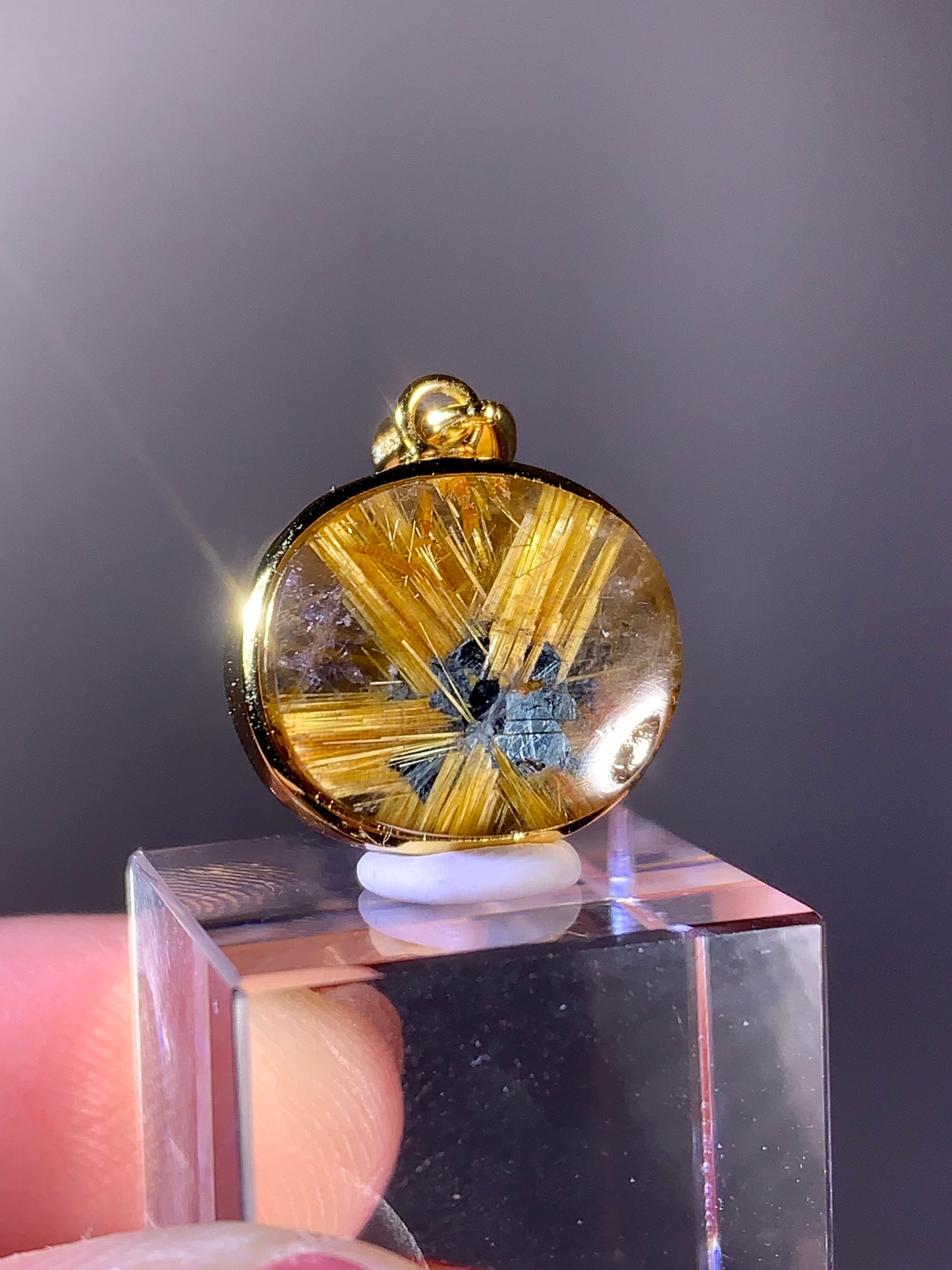 High-Grade Novo Horizonte Gold Star Rutile Pendant with S925 Gold-Plated Setting