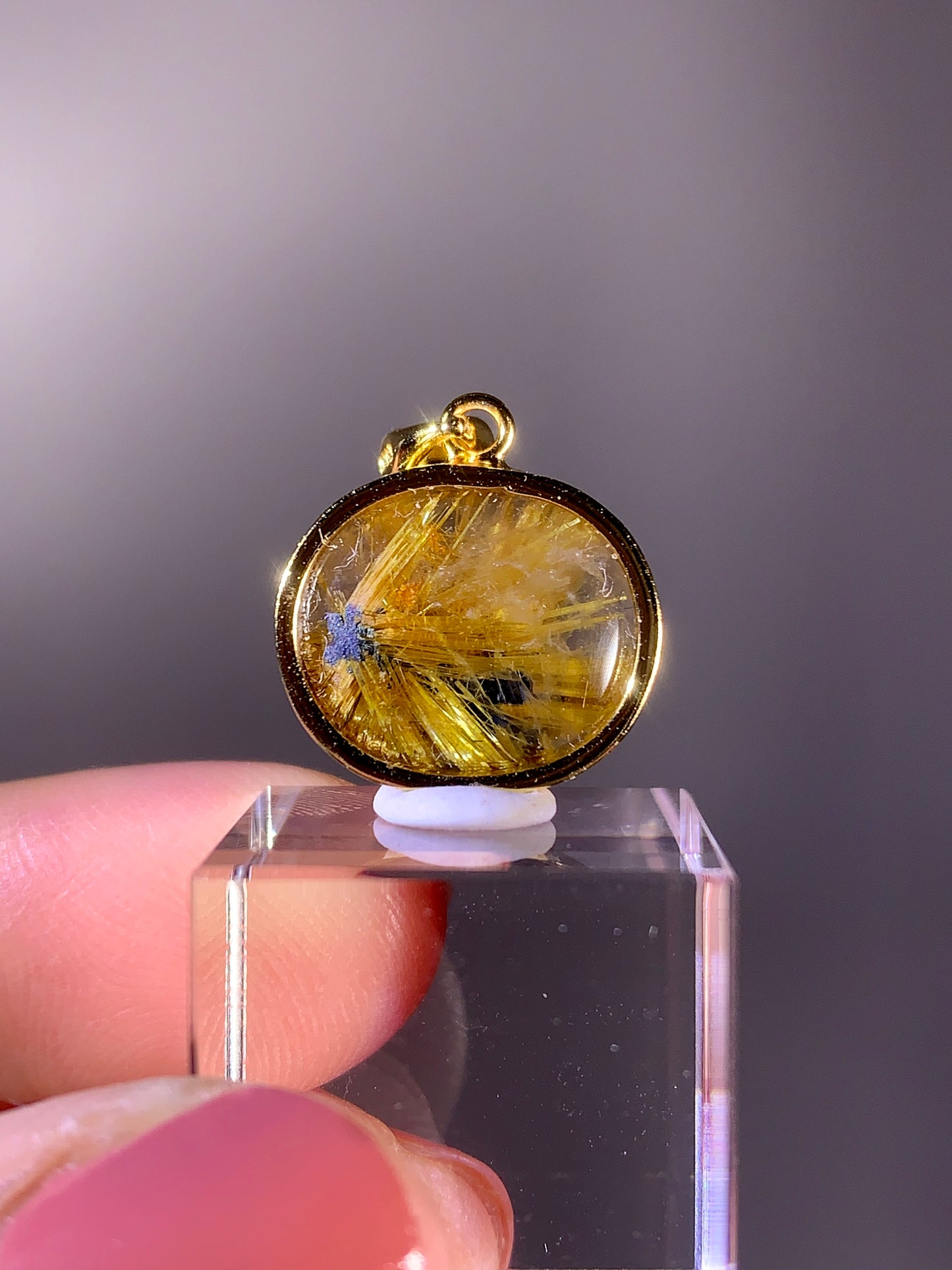 High-Grade Novo Horizonte Gold Star Rutile Pendant with S925 Gold-Plated Setting