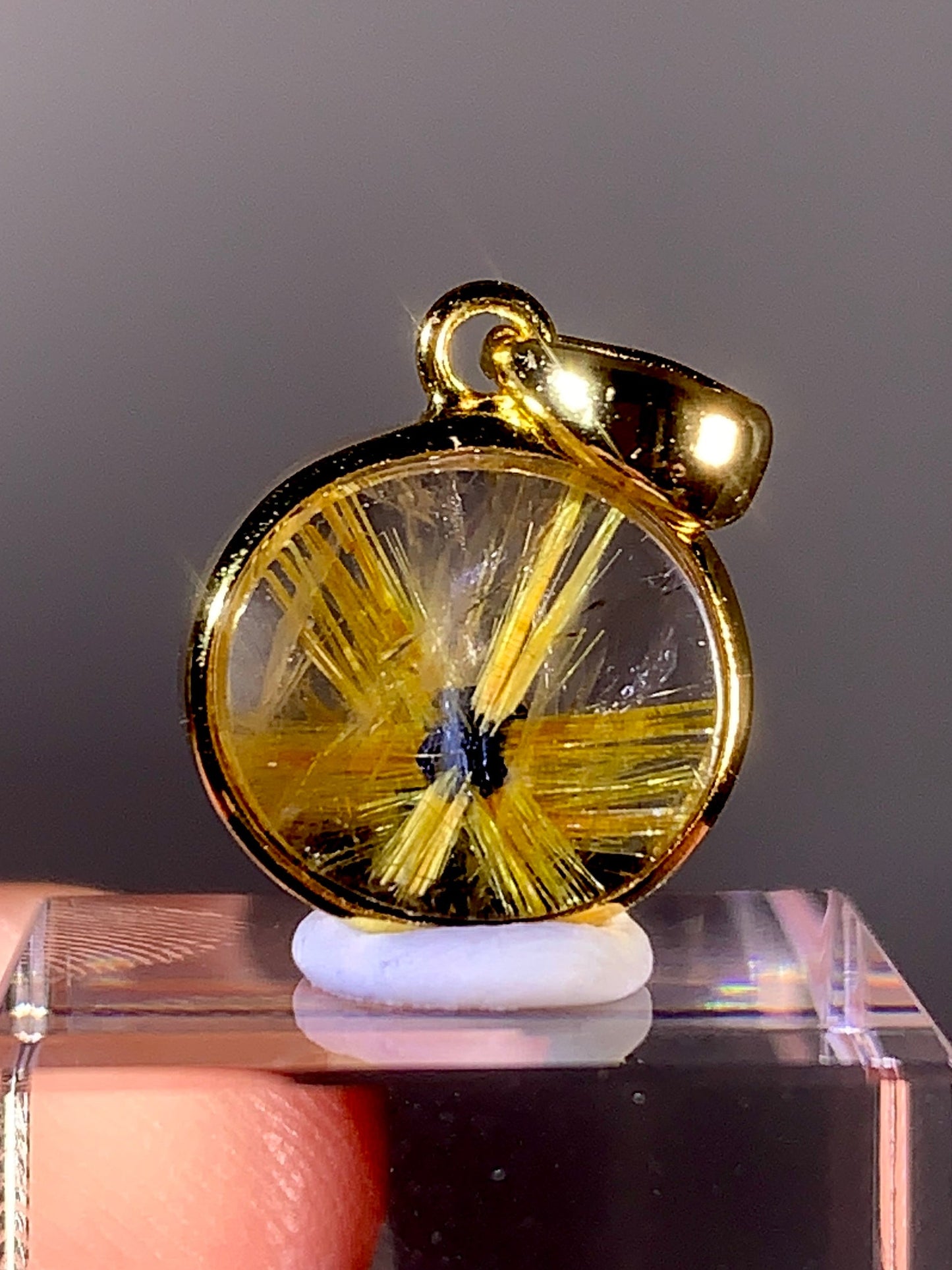 High-Grade Novo Horizonte Gold Star Rutile Pendant with S925 Gold-Plated Setting