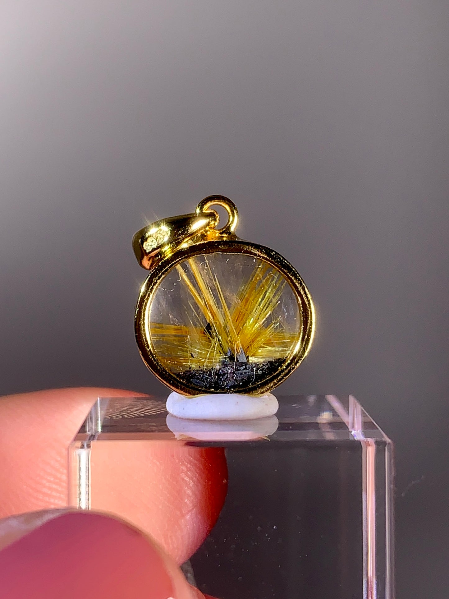 High-Grade Novo Horizonte Gold Star Rutile Pendant with S925 Gold-Plated Setting