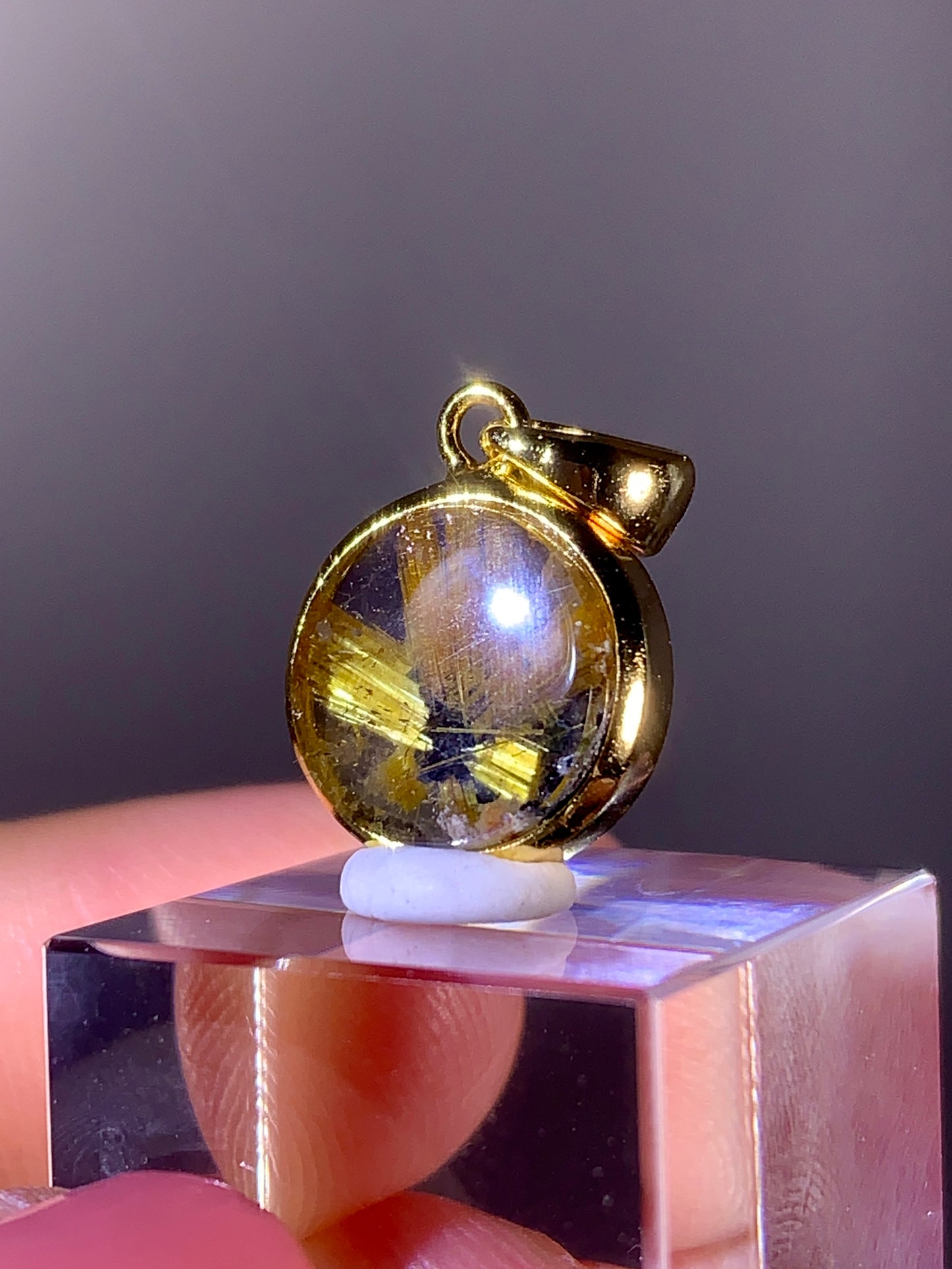 High-Grade Novo Horizonte Gold Star Rutile Pendant with S925 Gold-Plated Setting