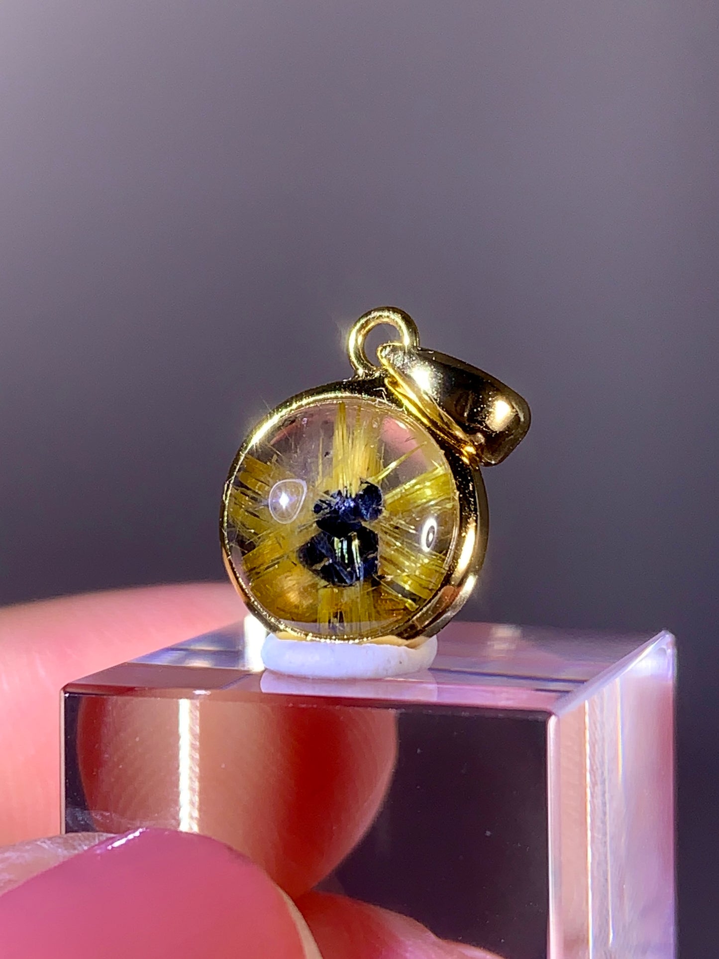 High-Grade Novo Horizonte Gold Star Rutile Pendant with S925 Gold-Plated Setting