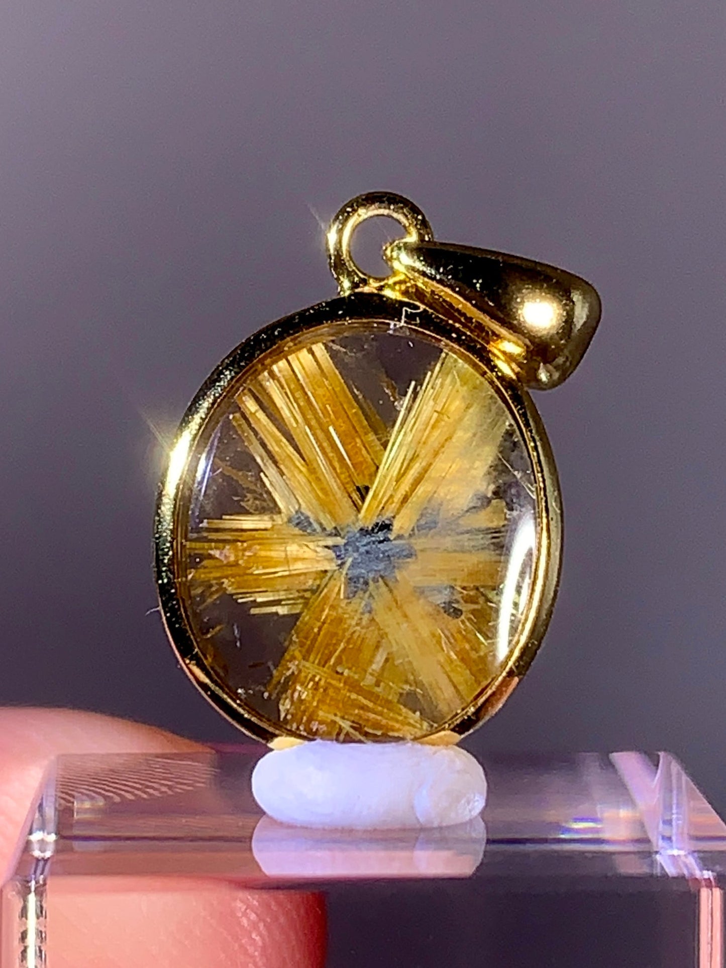 High-Grade Novo Horizonte Gold Star Rutile Pendant with S925 Gold-Plated Setting
