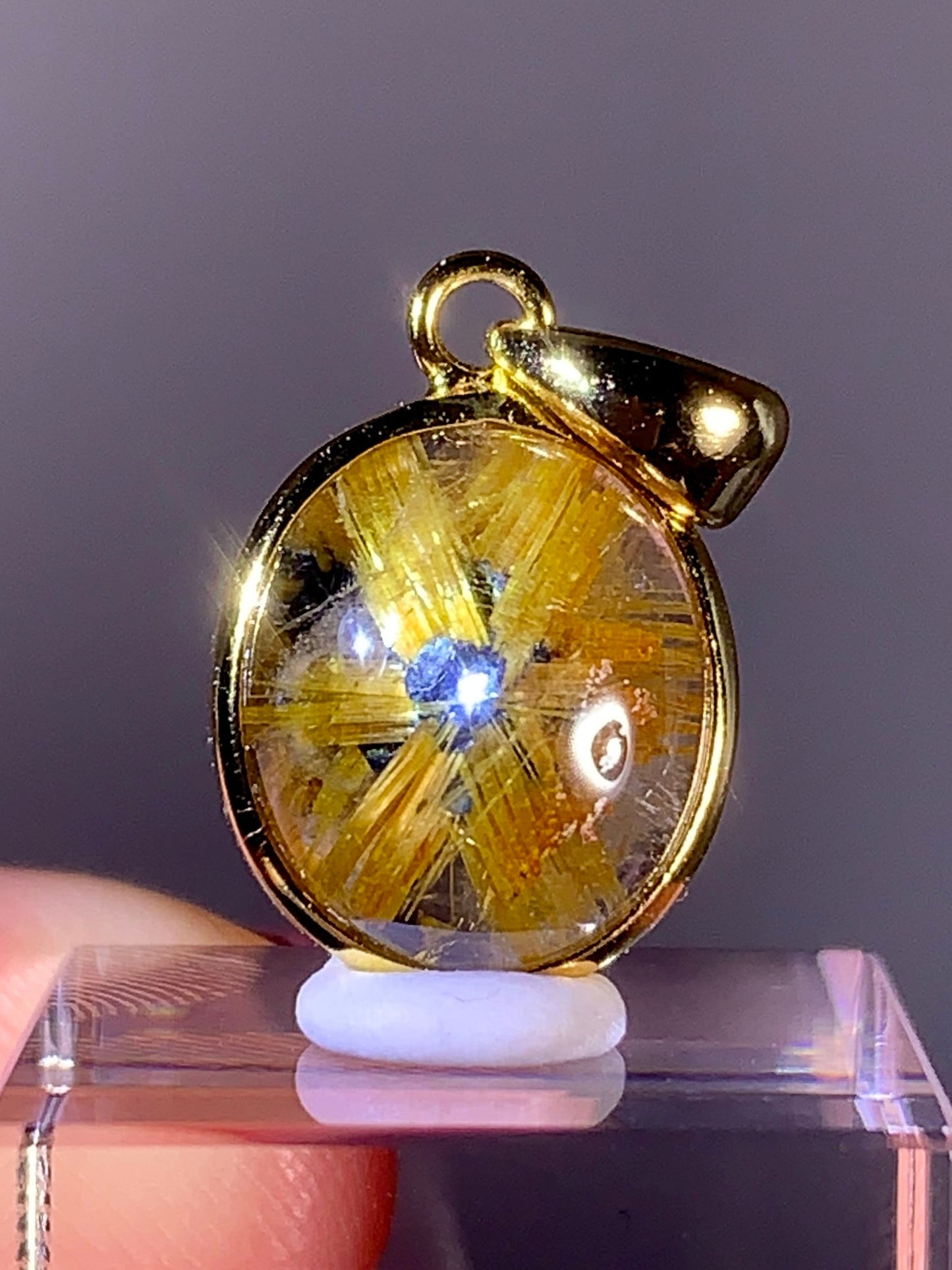 High-Grade Novo Horizonte Gold Star Rutile Pendant with S925 Gold-Plated Setting