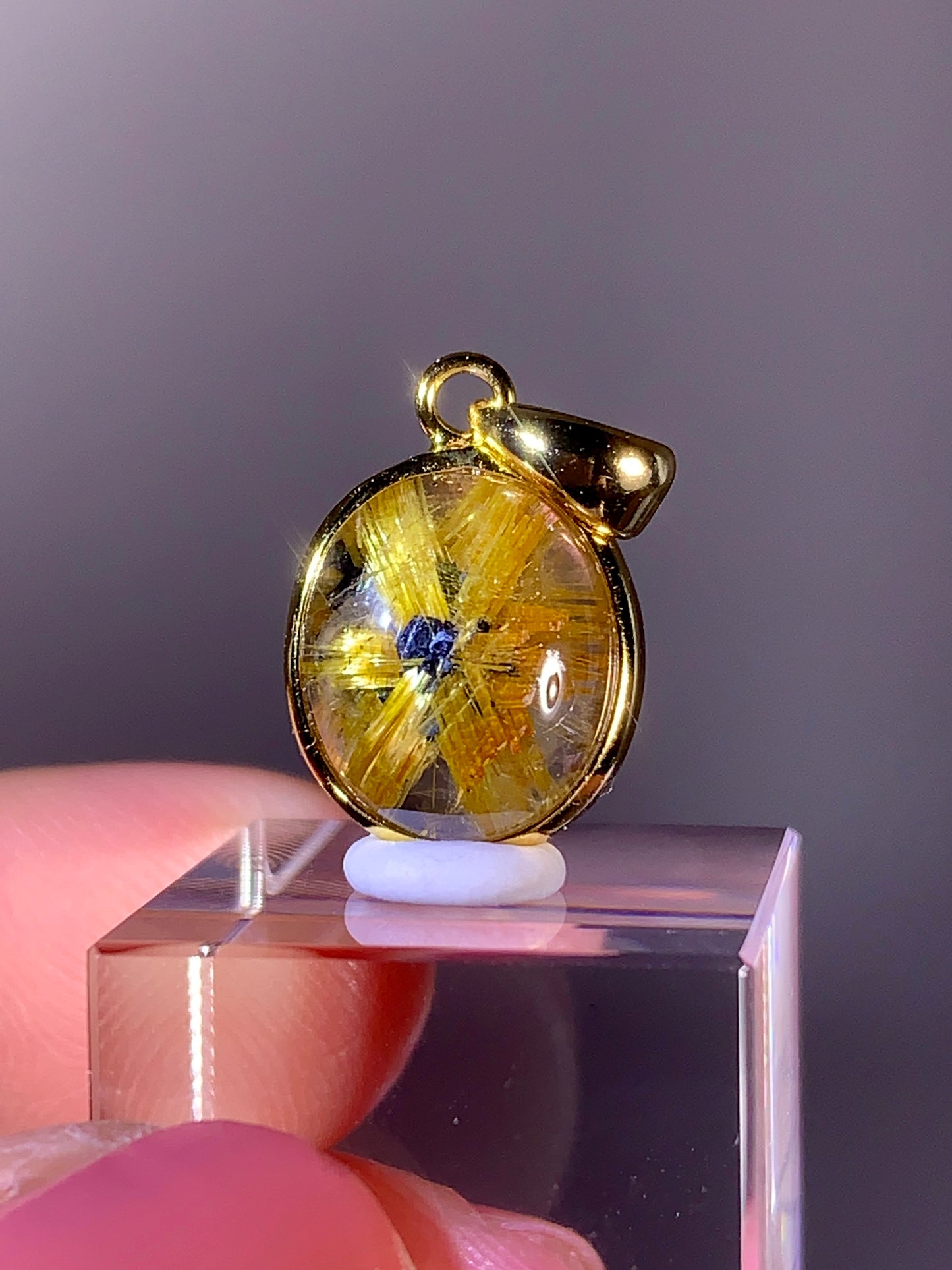 High-Grade Novo Horizonte Gold Star Rutile Pendant with S925 Gold-Plated Setting