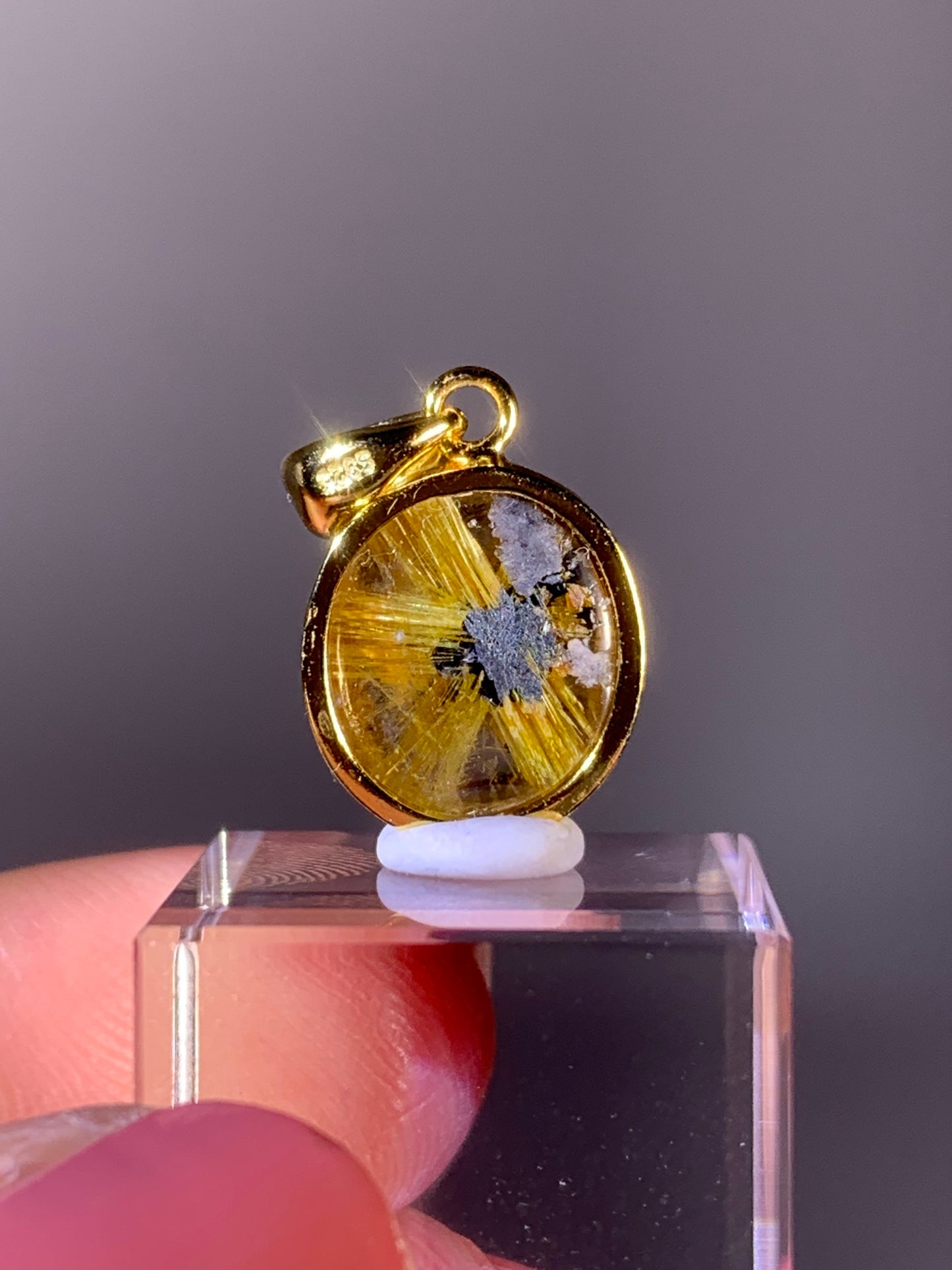 High-Grade Novo Horizonte Gold Star Rutile Pendant with S925 Gold-Plated Setting