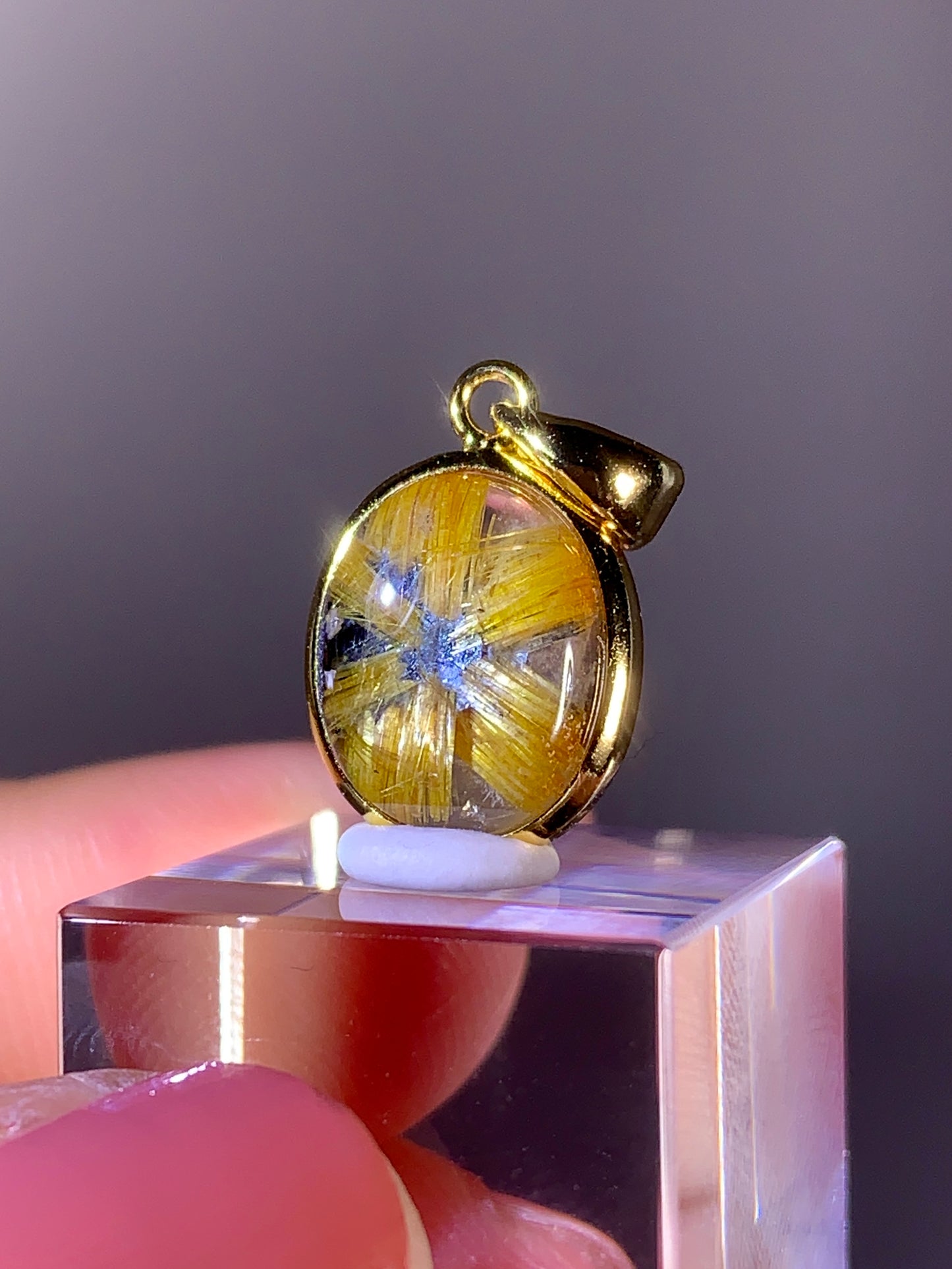 High-Grade Novo Horizonte Gold Star Rutile Pendant with S925 Gold-Plated Setting