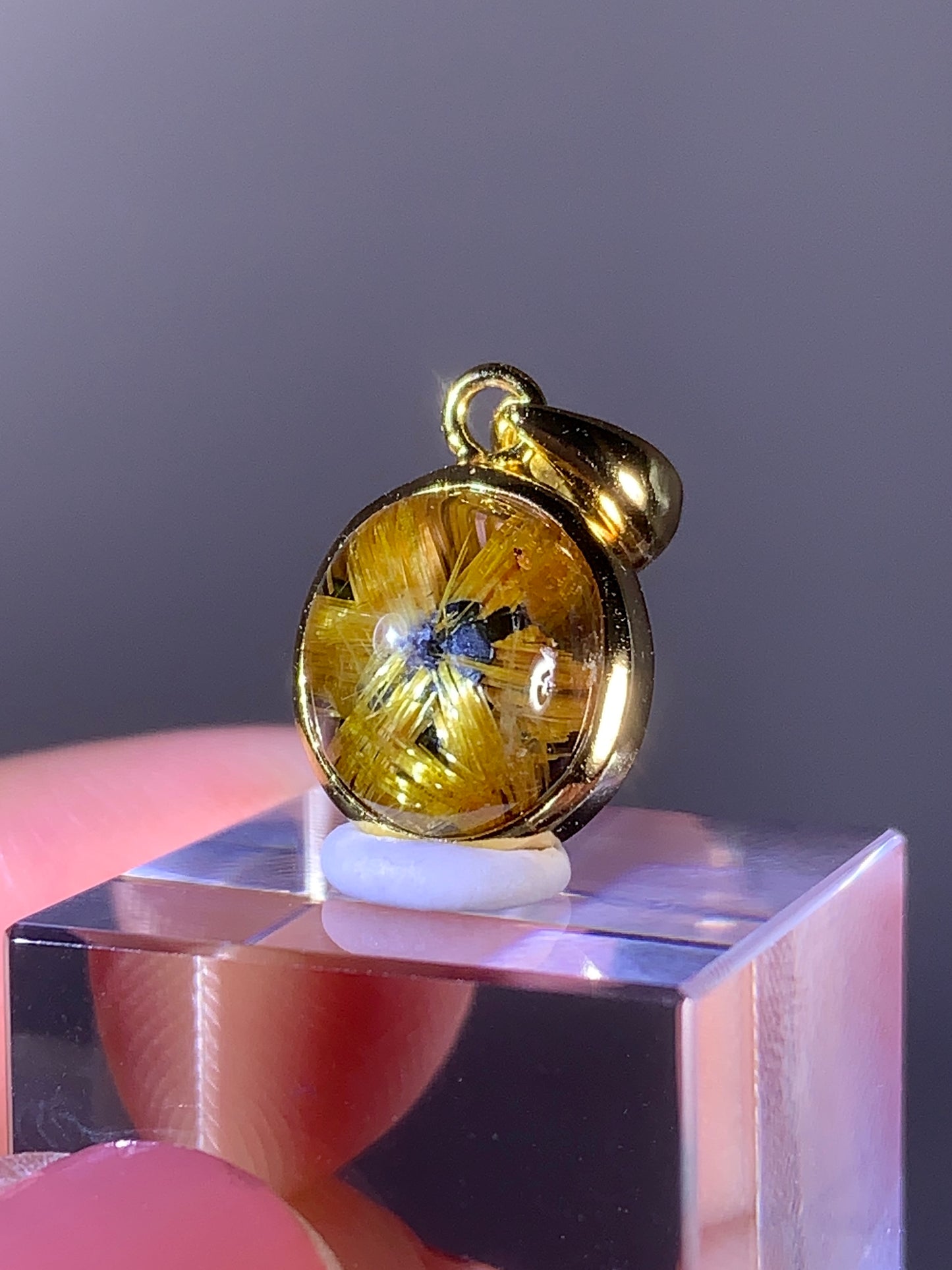 High-Grade Novo Horizonte Gold Star Rutile Pendant with S925 Gold-Plated Setting