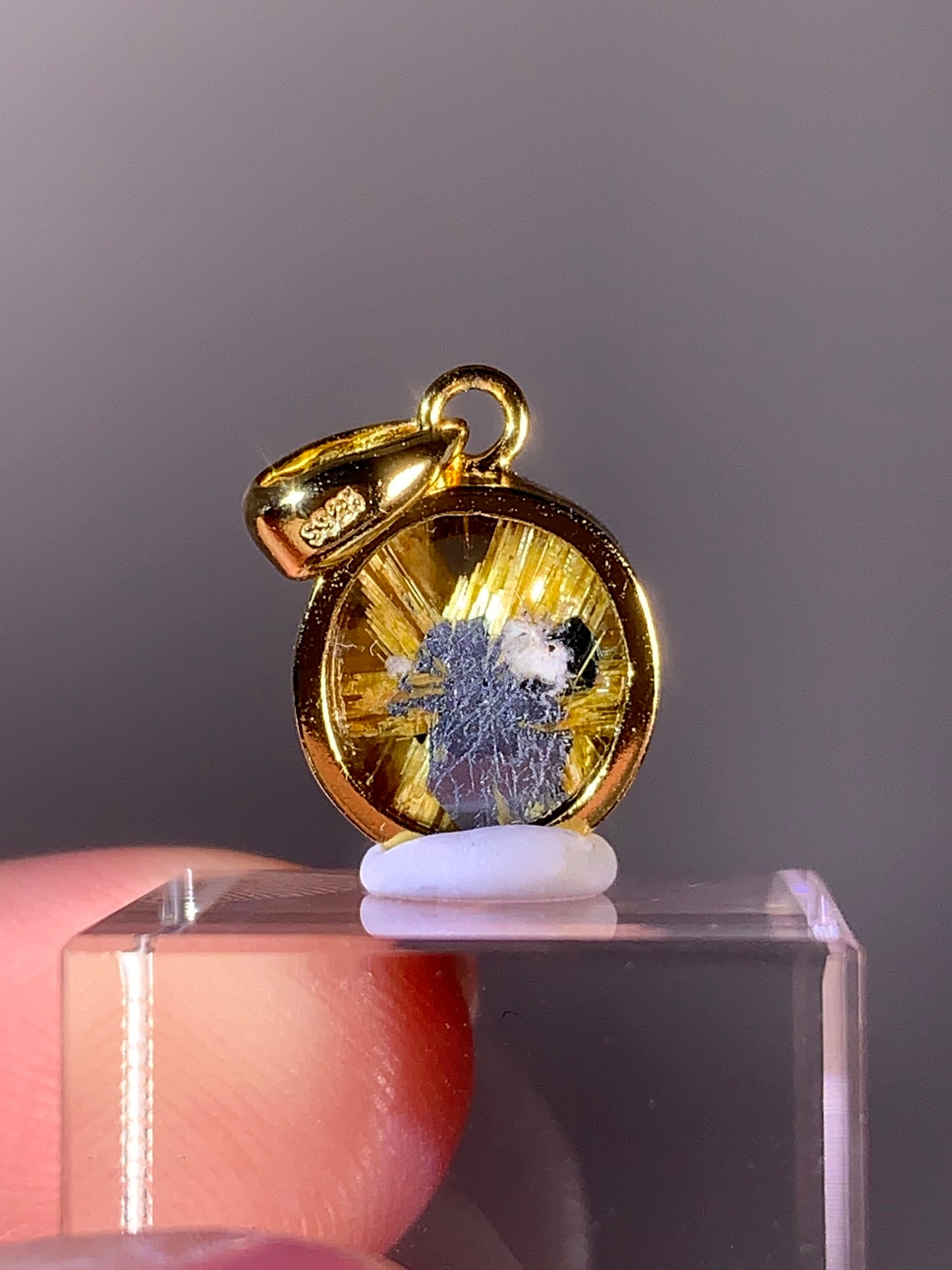 High-Grade Novo Horizonte Gold Star Rutile Pendant with S925 Gold-Plated Setting
