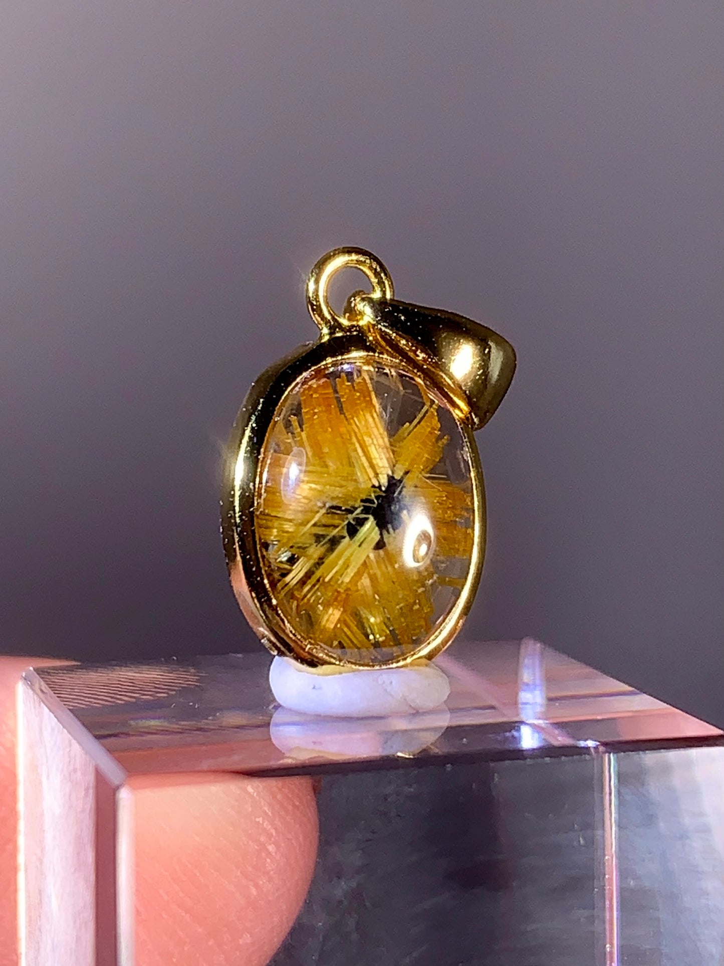 High-Grade Novo Horizonte Gold Star Rutile Pendant with S925 Gold-Plated Setting